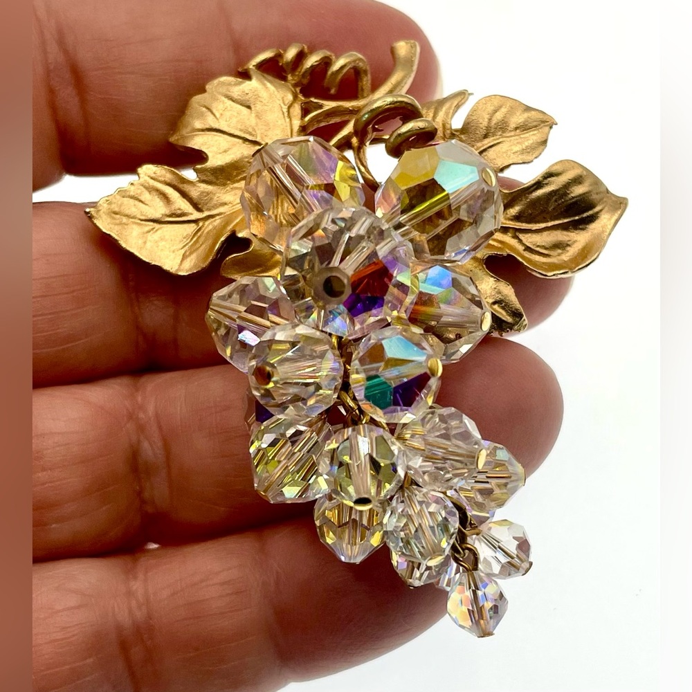 Vintage Gold Tone Grape Bunch Brooch Pin Aurora Borealis Crystal Bead
Cluster - Picture 3 of 8